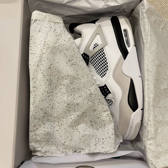 DS Brand New 100% Authentic Air Jordan 4 IV Military Black size 9.5 Mens - Picture 2 of 6